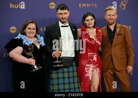 Los Angeles, Usa. September 2024. Die Besetzung von Baby Rentier (L-R) Jessica Gunning, Richard Gadd, Nava Mau und Tom Goodman-Hill posieren Backstage während der 76. Jährlichen Primetime Emmy Awards im Peacock Theater in Los Angeles am Sonntag, den 15. September 2024. Foto von Chris Chew. Quelle: UPI/Alamy Live News Stockfoto