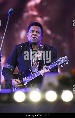 DATEIBILDER: UK. September 2015. LONDON, ENGLAND – 12. SEPTEMBER: Tito Jackson von The Jacksons trat am 12. September 2015 bei den BBC Proms in the Park, Hyde Park in London auf. CAP/MAR © Martin Harris/Capital Pictures Credit: Capital Pictures/Alamy Live News Stockfoto