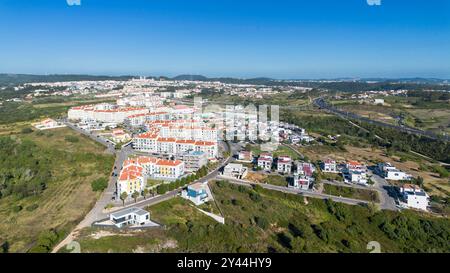 Luftaufnahme des Quinta das Pevides Viertels, Stadt Mafra, Bezirk von Lissabon Stockfoto