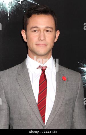 Joseph Gordon Levitt nimmt an der Weltpremiere von „The Dark Knight Rises“ in New York City Teil. Stockfoto