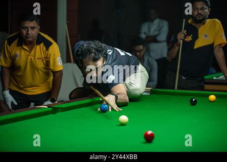 Kalkutta, Indien. September 2024. Die West Bengal Billiards Association (WBBA) hat in Zusammenarbeit mit der Billiards and Snooker Federation of India (BSFI) vom 10. Bis 15. September 2024 das Bengal Snooker League & Pro-am Snooker Turnier im renommierten Saturday Club organisiert. Magic Cannons and Rockets, die beiden Teams kämpfen um das Finale, in dem Team Magic Cannons gewinnt. (Foto von Amlan Biswas/Pacific Press) Credit: Pacific Press Media Production Corp./Alamy Live News Stockfoto