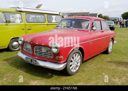 Nahaufnahme der Vorderseite eines 1970 Volvo P130 - John Gollop Stockfoto