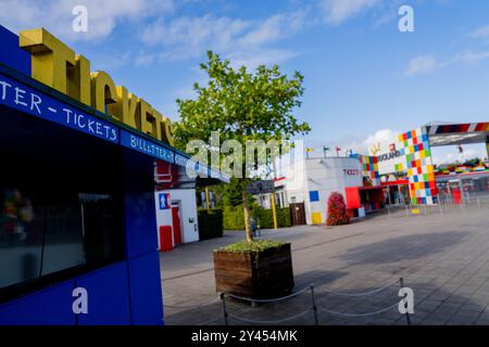 Außenansicht der Ticketbox vor dem LEGOLAND in Billund, Dänemark, am 11. September 2024. (Foto: Manuel Romano/NurPhoto) Stockfoto