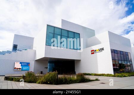 Billund, Dänemark. September 2024. Außenansicht des LEGO House Gebäudes in Billund, Dänemark, am 11. September 2024. (Foto: Manuel Romano/NurPhoto) Credit: NurPhoto SRL/Alamy Live News Stockfoto