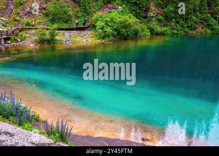 Der Kolsay-See liegt am Nordhang des Tian Shan-Gebirges im Südosten Kasachstans im Kolsay-Nationalpark Stockfoto