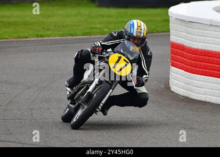 Adam Child, Matchless Norton G80 CS, Barry Sheene Memorial Trophy, zwei Fahrer pro Fahrrad an jedem der beiden 25-Minuten-Rennen an zwei Tagen wi Stockfoto