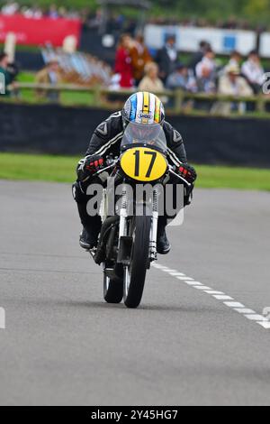 Adam Child, Matchless Norton G80 CS, Barry Sheene Memorial Trophy, zwei Fahrer pro Fahrrad an jedem der beiden 25-Minuten-Rennen an zwei Tagen wi Stockfoto