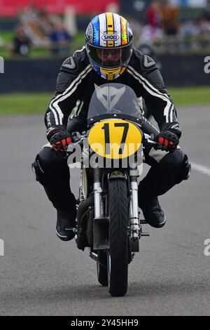 Adam Child, Matchless Norton G80 CS, Barry Sheene Memorial Trophy, zwei Fahrer pro Fahrrad an jedem der beiden 25-Minuten-Rennen an zwei Tagen wi Stockfoto