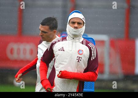 München, Deutschland. September 2024. Leroy SANE (FC Bayern München), Hi:Joao PALHINHA (FC Bayern München). Abschlusstraining, Training am 16. September 2024 Fußball Champions League, FC Bayern München - GNK Dinamo Zagreb? Quelle: dpa/Alamy Live News Stockfoto