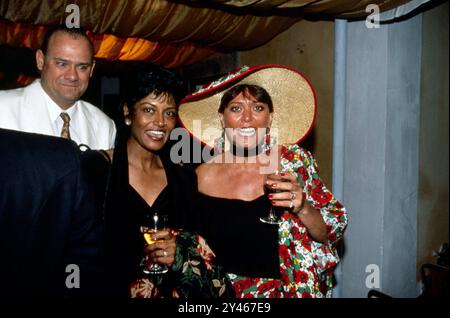 13 Maggio 1995 Lisbona Archivio Storico Olycom/LaPresse Duarte Pio di Braganza (Berna, 15 maggio 1945) è il ventiquattresimo duca di Braganza e pretendente al trono portoghese dal 1976 Nella Foto: Alcune fase del matrimonio di Duarte Pio Braganza e Isabel de Herédia al monastero dos Jeronimos. gli lädt auf dem Foto ein: Einige Phasen der Hochzeit von Duarte Pio Braganza und Isabel de Herédia im Kloster Jeronimos. The Guests Credit: LaPresse/Alamy Live News Stockfoto