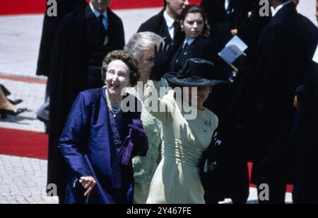 13 Maggio 1995 Lisbona Archivio Storico Olycom/LaPresse Duarte Pio di Braganza (Berna, 15 maggio 1945) è il ventiquattresimo duca di Braganza e pretendente al trono portoghese dal 1976 Nella Foto: Alcune fase del matrimonio di Duarte Pio Braganza e Isabel de Herédia al monastero dos Jeronimos. gli lädt auf dem Foto ein: Einige Phasen der Hochzeit von Duarte Pio Braganza und Isabel de Herédia im Kloster Jeronimos. The Guests Credit: LaPresse/Alamy Live News Stockfoto