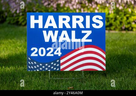 2024 unterzeichnen die US-Präsidentschaftswahlen für demokraten, Vizepräsidentin Kamala Harris und Gouverneur Tim Walz aus Minnesota. Stockfoto