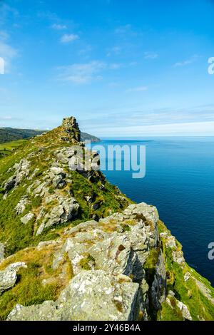 Ein fantastischer Spaziergang durch das Valley of Rocks zur kleinen Hafenstadt Lynmouth in der Grafschaft Devon - Großbritannien Stockfoto