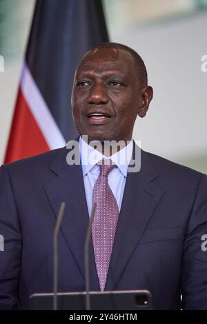 Bundeskanzler Olaf Scholz SPD empfaengt am Freitag 13.09.2024 den Praesidenten der Republik Kenia, William Samoei Ruto Foto, im Bundeskanzleramt in Berlin. Am Nachmittag unterzeichneten Bundesinnenministerin Nancy Faeser SPD und der kenianische Aussenminister Musalia Mudavadi die Vereinbarung zum Migrationsabkommen. Mit dem Migrationsabkommen verfolgt die Bundesregierung das Ziel, mit anderen Staaten sowohl bei der Fachkraefteeinwanderung als auch bei der Rueckfuehrung von Menschen ohne BLEIBERECHT besser zusammenzuarbeiten. Das Thema Abschiebungen spielt gegenueber Kenia keine große Rolle. I Stockfoto