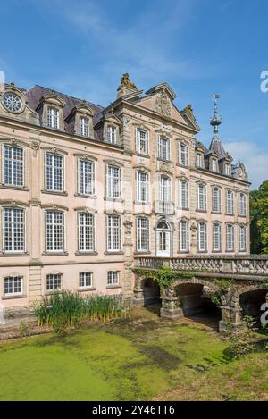 1750 Wasserschloss Poeke / Kasteel van Poeke im Rokoko-Stil bei Aalter, Ostflandern, Belgien Stockfoto