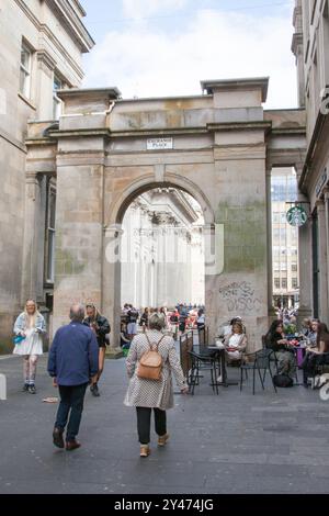 Blick auf Exchange Place und Merchant City in der Buchanan Street in Glasgow, Schottland, Großbritannien Stockfoto