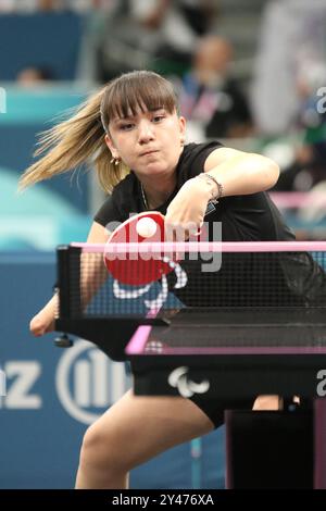 Merve DEMIR aus der Türkei (Türkiye) im Para Tischtennis - Women's Singles - WS10 bei den Paralympischen Spielen 2024 in Paris, Frankreich Stockfoto