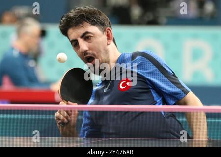 Abdullah OZTURK aus der Türkei (Türkiye) in der Para Tischtennis - Männer Singles - MS4 bei den Paralympischen Spielen 2024 in Paris, Frankreich Stockfoto