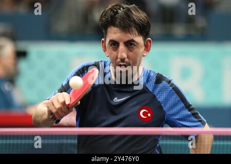 Abdullah OZTURK aus der Türkei (Türkiye) in der Para Tischtennis - Männer Singles - MS4 bei den Paralympischen Spielen 2024 in Paris, Frankreich Stockfoto