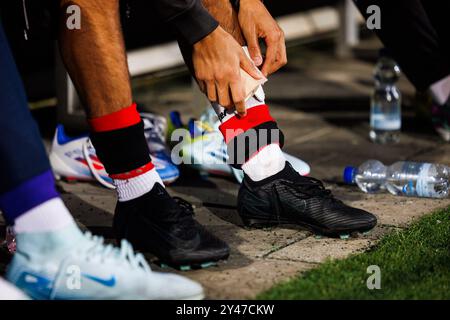 Helmond, Niederlande. September 2024. HELMOND, Helmond Sport - Top Oss, 16.09.2024, Dutch Keuken Kampioen Divisie Season 2024-2025, GS staalwerke stadion Credit: Pro Shots/Alamy Live News Stockfoto