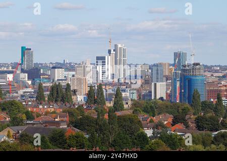 Blick auf das Stadtzentrum von Leeds vom Cabbage Hill in Wortley, West Yorkshire, Großbritannien Stockfoto