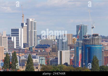 Blick auf das Stadtzentrum von Leeds vom Cabbage Hill in Wortley, West Yorkshire, Großbritannien Stockfoto