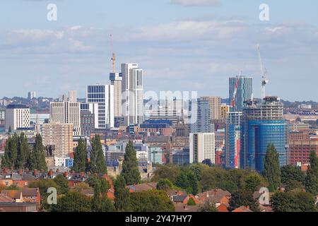 Blick auf das Stadtzentrum von Leeds vom Cabbage Hill in Wortley, West Yorkshire, Großbritannien Stockfoto