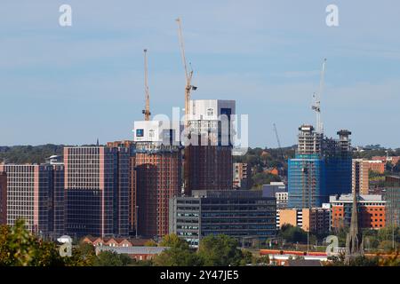 Die Apartments befinden sich im Stadtzentrum von Leeds auf der ehemaligen Monk Bridge. Stockfoto