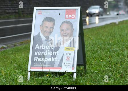 Nationalratswahl in Österreich 2024 ein Wahlplakat der SPÖ Sozialdemokratische Partei Österreichs - Andreas Haitzer mit der Aufschrift: Arbeit verdient Respekt. Am 16.09.2024 in Salzburg die 28. Nationalratswahl in Österreich wird am 29. September 2024 stattfinden. Der Nationalrat bildet die zweite Kammer des österreichischen Parlaments. Seit 1971 setzt er sich aus 183 Mitgliedern zusammen. Der Nationalrat ist das zentrale Organ der Bundesgesetzgebung in Österreich. Seine Zusammensetzung hat maßgeblichen Einfluss auf die Regierungsbildung und die Tagespolitik *** Nationalratswahl in Stockfoto