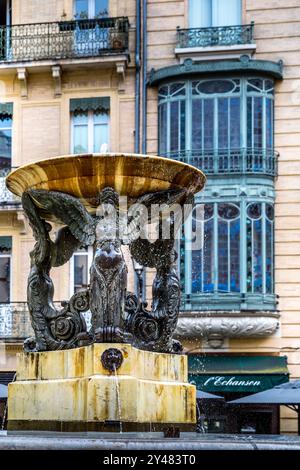 Toulouse, Frankreich - 8. September 2024: Brunnen des Place de la Trinité im historischen Zentrum von Toulouse Stockfoto