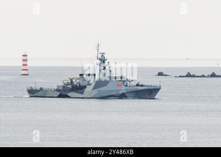 Die HMS Tamar, ein Offshore-Patrouillenschiff der Royal Navy, trifft auf der Royal New Zealand Navy Base in Devonport ein Stockfoto