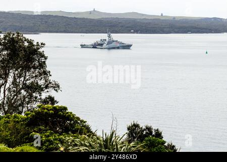 Die HMS Tamar, ein Offshore-Patrouillenschiff der Royal Navy, trifft auf der Royal New Zealand Navy Base in Devonport ein Stockfoto