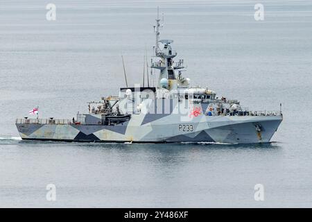 Die HMS Tamar, ein Offshore-Patrouillenschiff der Royal Navy, trifft auf der Royal New Zealand Navy Base in Devonport ein Stockfoto