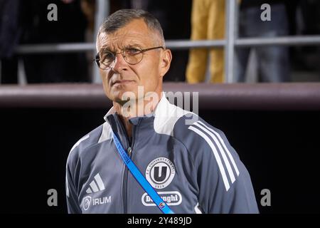 Bukarest, Rumänien. 16. September 2024: Ioan Ovidiu Sabau, Cheftrainer des FC Rapid, während des Fußballspiels zwischen dem FC Rapid und U Cluj in der 9. Runde der Superliga, der ersten Liga der rumänischen Fußballmeisterschaft 2024-2025, in der Superbet Arena-Giulesti in Bukarest. Quelle: Lucian Alecu/Alamy Live News Stockfoto