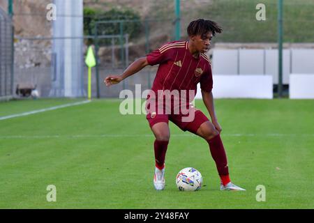 Rom, Italien. September 2024. Aboubacar SangarÃ¨ von Roma U20 während des Spiels Lazio U20 gegen Roma U20 4. Tag der italienischen Fußballmeisterschaft Primavera 1 im Mirko Fersini Stadium am 16. September 2024 (Foto: © Roberto Bettacchi/Pacific Press via ZUMA Press Wire) NUR ZUR REDAKTIONELLEN VERWENDUNG! Nicht für kommerzielle ZWECKE! Stockfoto