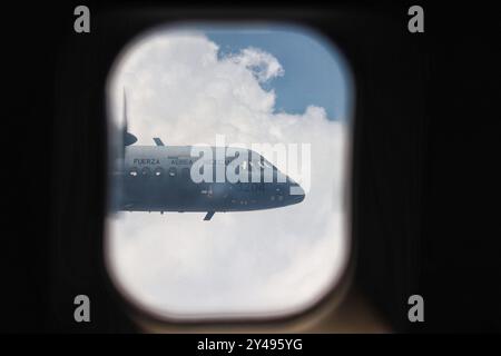 214. Jahrestag der mexikanischen Unabhängigkeitsparade aus der Vogelperspektive des an Flugzeugs während der Feier der Militärparade zum Gedenken an den 214. Jahrestag des mexikanischen Unabhängigkeitstages. Am 16. September 2024 in Mexiko-Stadt. Mexico City CDMX Mexico Copyright: XCarlosxSantiagox Stockfoto