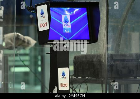 Rom, Latium. September 2024. VAR System während des Spiels der Serie A zwischen Lazio und Hellas Verona im Olympiastadion, Italien, 16. September 2024. Gutschrift: massimo insabato/Alamy Live News Stockfoto