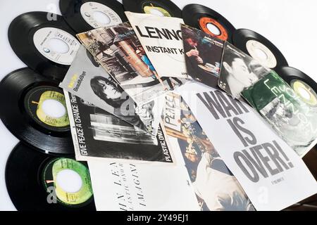 Musikausstellung - John Lennon Music Collection - war Is Over Stockfoto