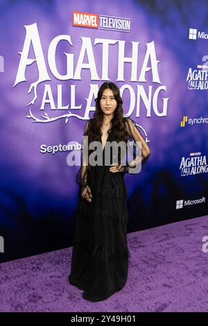 Los Angeles, USA. September 2024. Simji ist am 16. September 2024 im El Capitan Theatre in Hollywood, KALIFORNIEN, bei der Ankunft von Marvel Television’s „Agatha All Along“ auf Disney dabei. (Foto: Corine Solberg/SIPA USA) Credit: SIPA USA/Alamy Live News Stockfoto