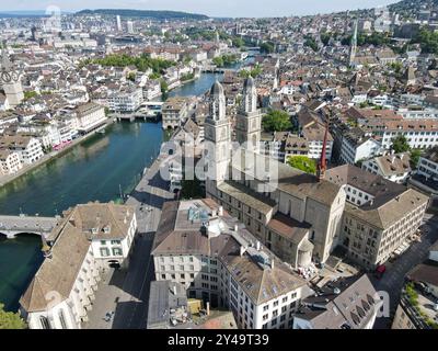 Zürich, Schweiz - 29. Oktober 2023: Drohnenansicht im Zentrum von Zürich auf die Schweiz Stockfoto