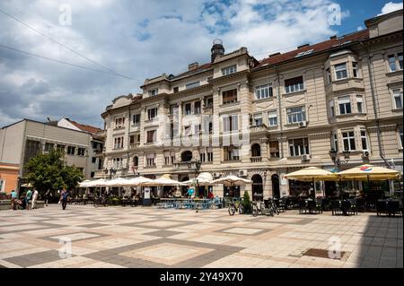 Cafes und Restaurants am Marktplatz in Novi Sad Novi Sad Deutschland *** Cafés und Restaurants auf dem Marktplatz in Novi Sad Novi Sad Deutschland Stockfoto