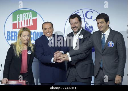 ARCHIVFOTO - ARCHIVFOTO - Rom, 01. März 2018 Giorgia Meloni, Silvio Berlusconi, Matteo Salvini und Raffaele Fitto während der gemeinsamen Initiative der Mitte-Rechts-Partei anlässlich des Abschlusses des Wahlkampfes in Rom ph. ÃƒÂ‚Ã‚ © Luigi Mistrulli (Luigi Mistrulli, Rom - 2018-03-01) ps das Foto kann in Übereinstimmung mit dem Kontext verwendet werden, in dem es aufgenommen wurde, und ohne diffamierende Absicht des Dekorums der vertretenen Personen (Fotoarchiv - 2019-01-17, Luigi Mistrulli) ps das Foto kann in Übereinstimmung mit dem Kontext, in dem es aufgenommen wurde, und ohne diffamierend verwendet werden Stockfoto