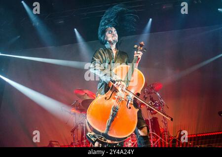 Perttu Kivilaakso von Apocalyptica im Gagarin 205 Live Music Space, Athen/Griechenland, September 2024 Stockfoto