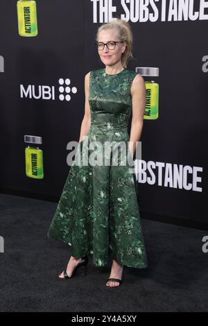 Los Angeles, ca. 16. September 2024. Gillian Anderson bei der Premiere von „The Substance“ in Los Angeles am 16. September 2024 im DGA Theater Complex in Los Angeles, Kalifornien. Quelle: Faye Sadou/Media Punch/Alamy Live News Stockfoto