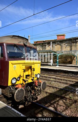 West Coast Railways Class 57/3 Diesel No 57313 Scarborough Castle an der Carlisle Citadel Station, auf der Rückseite der Northern Belle von Hull. Stockfoto