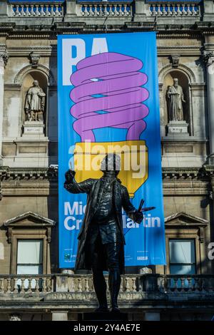 London, Großbritannien. September 2024. Der Künstler Michael Craig-Martin in seiner Einzelausstellung in der Royal Academy of Arts, London, die vom 21. September bis 10. Dezember 2024 stattfindet. Guy Bell/Alamy Live News Stockfoto