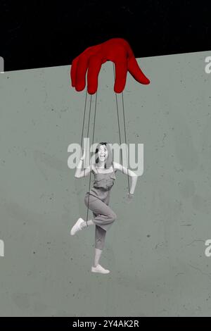 Foto-Collage-Bild einer lustigen, fröhlichen verrückten Frau, die Strings hungert, isoliert auf zeichnendem Hintergrund Stockfoto