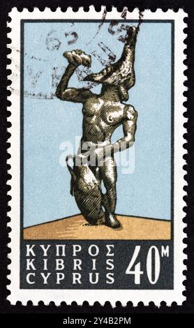 ZYPERN - UM 1964: Ein in Zypern gedruckter Stempel aus der Ausgabe "Cyprus Wines" zeigt Silenus satyr Stockfoto