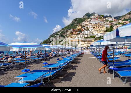 Strand in Positano, an der Amalfiküste, Provinz Salerno, in der Region Kampanien, Italien, Europa Stockfoto