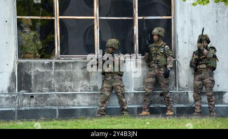 Shikama, Japan. September 2024. Mitglied der 6. Leichten gepanzerten Brigade der französischen Armee nimmt am Dienstag, den 17. September 2024, an der gemeinsamen militärischen Übung „Brunet Takamori 24“ in Ojojihara in der Präfektur Miyagi Teil. Foto: Keizo Mori/UPI Credit: UPI/Alamy Live News Stockfoto